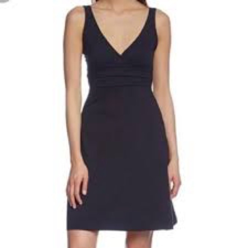 Patagonia Black V-Neck Mini DressA551